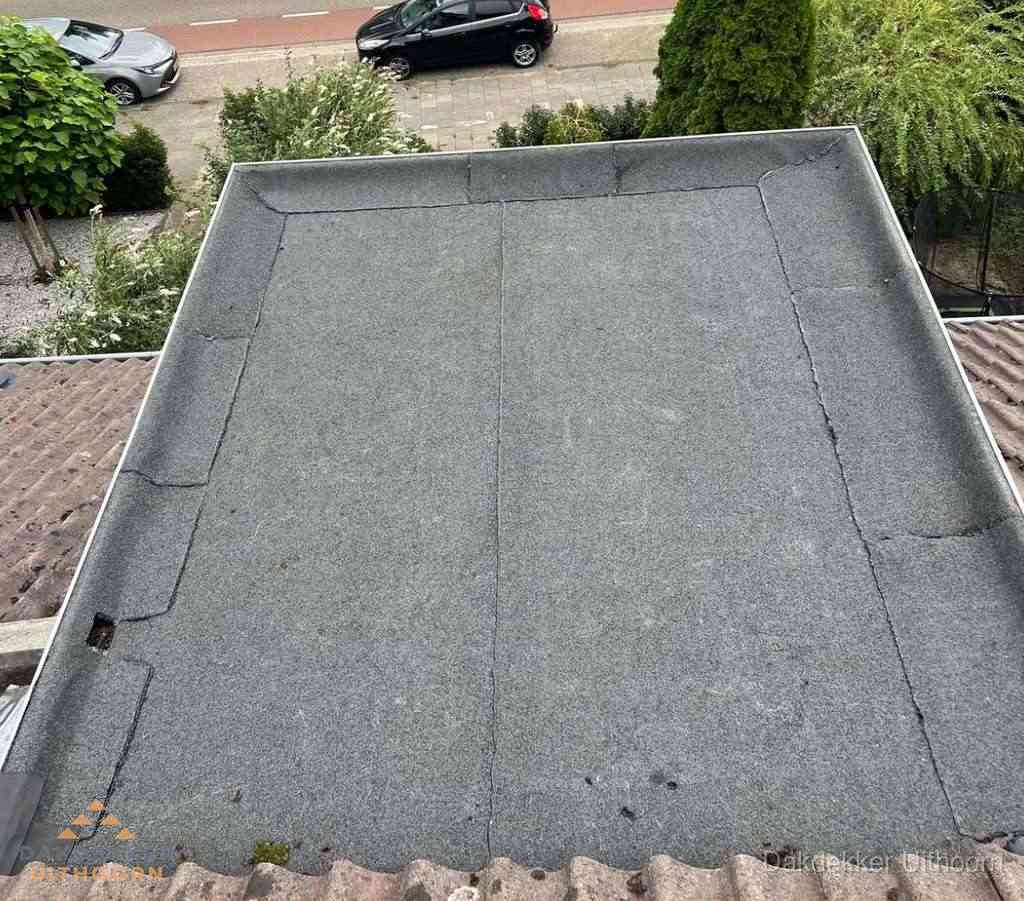 Dakbedekking schuur met bitumen in Uithoorn